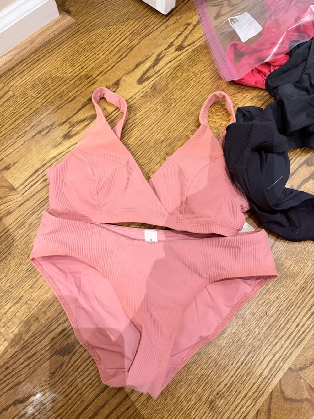 lululemon athletica Ribbed Rose Pink Bikini Top & High-Rise Bottoms - Picture 2 of 2